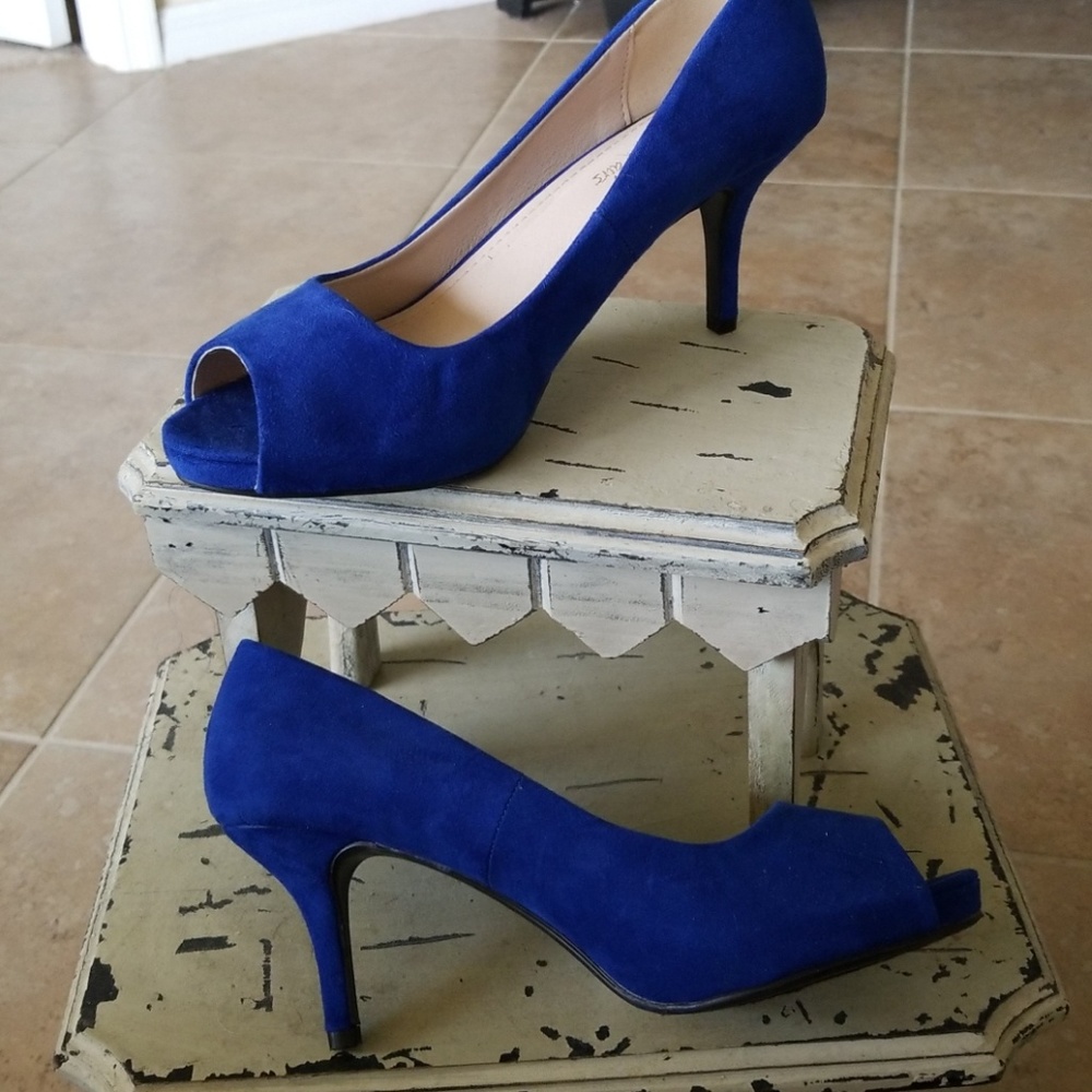 Peep toe heels